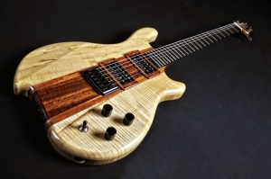 Chitarra-elettrica-nadir-liuteria-cocopelli