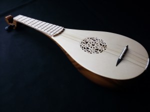 Chitarrino-medievale-liuteria-Cocopelli