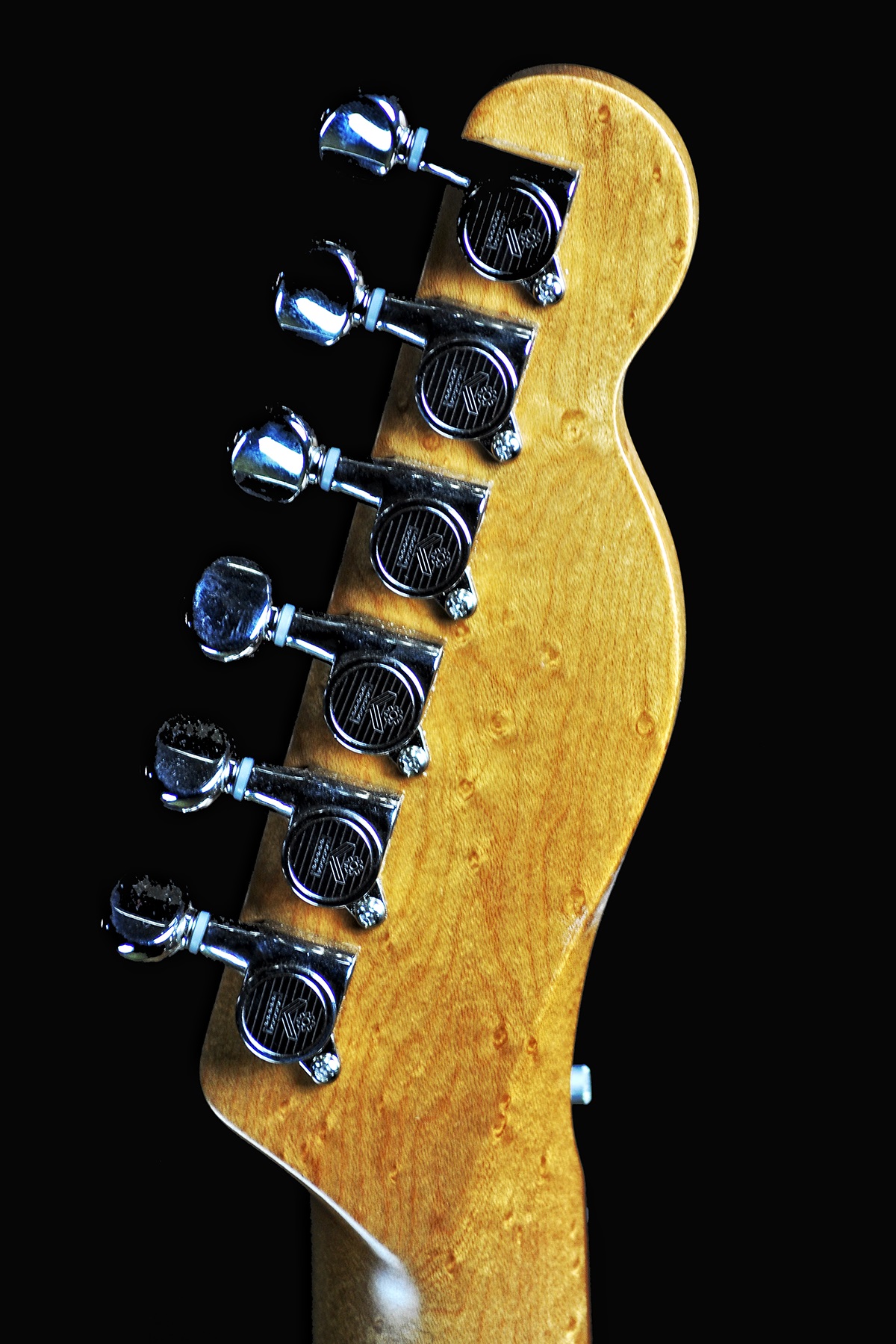 tv-pine-paletta-retro