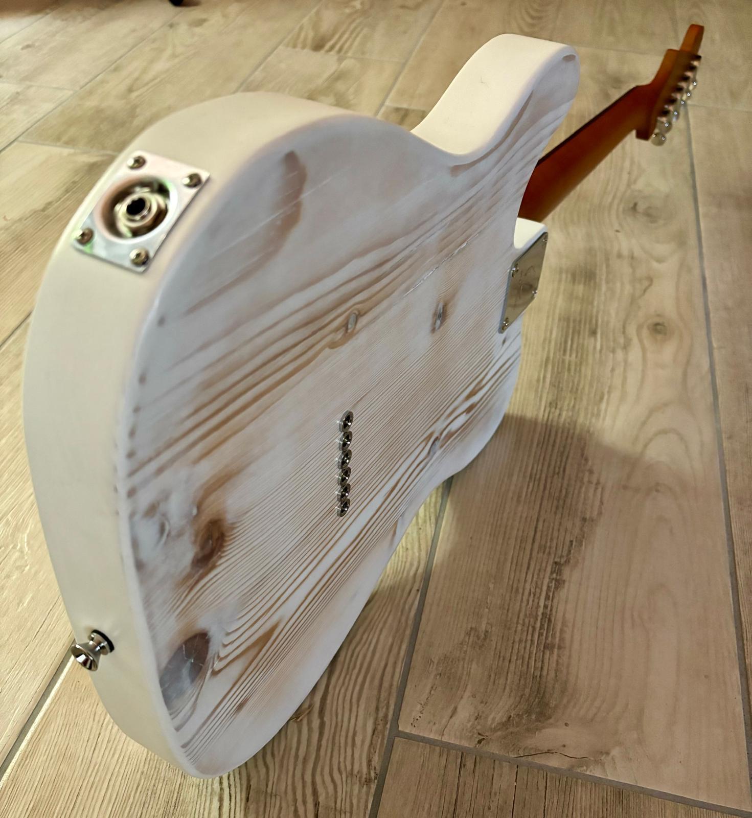 tv-classic-back-view