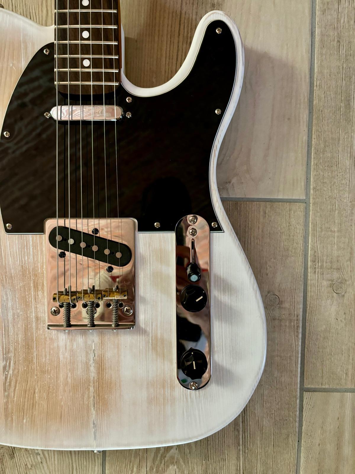 tv-classic-yellow-pine